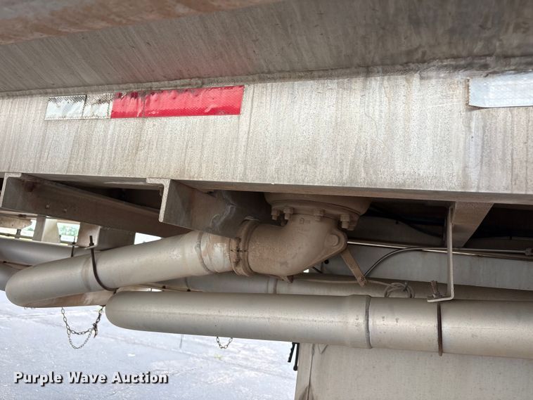 image for item EU5606 1997 Polar Tank Trailer Polar Tank Trailer tank trailer