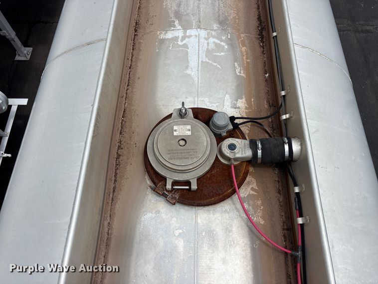 image for item EU5606 1997 Polar Tank Trailer Polar Tank Trailer tank trailer