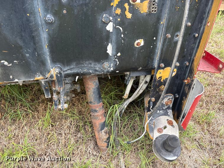 image for item EU5620 Semi truck cab and hood