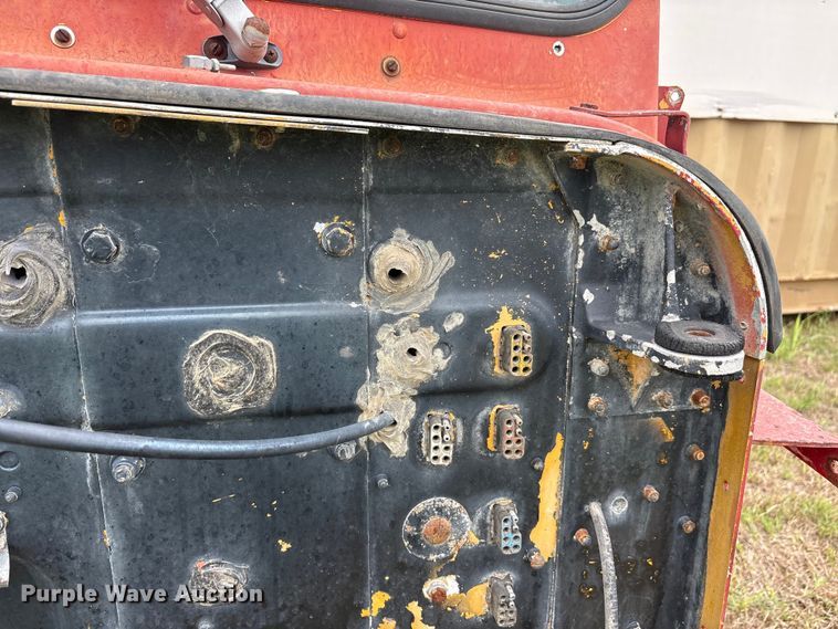 image for item EU5620 Semi truck cab and hood