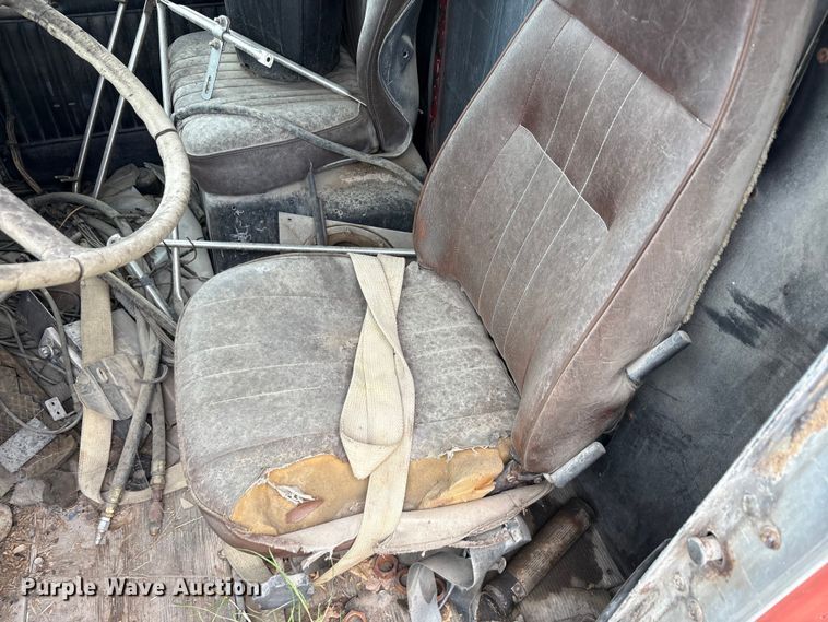 image for item EU5620 Semi truck cab and hood