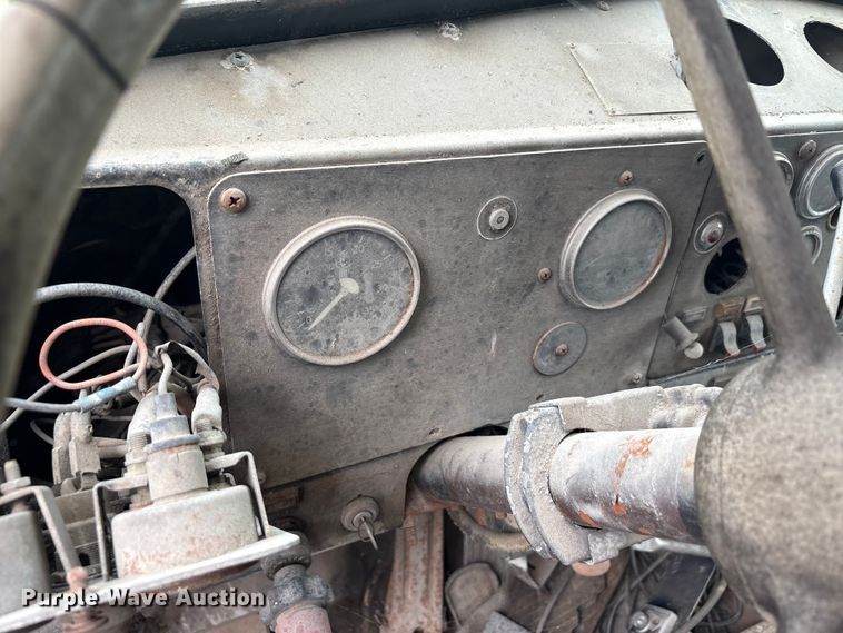image for item EU5620 Semi truck cab and hood