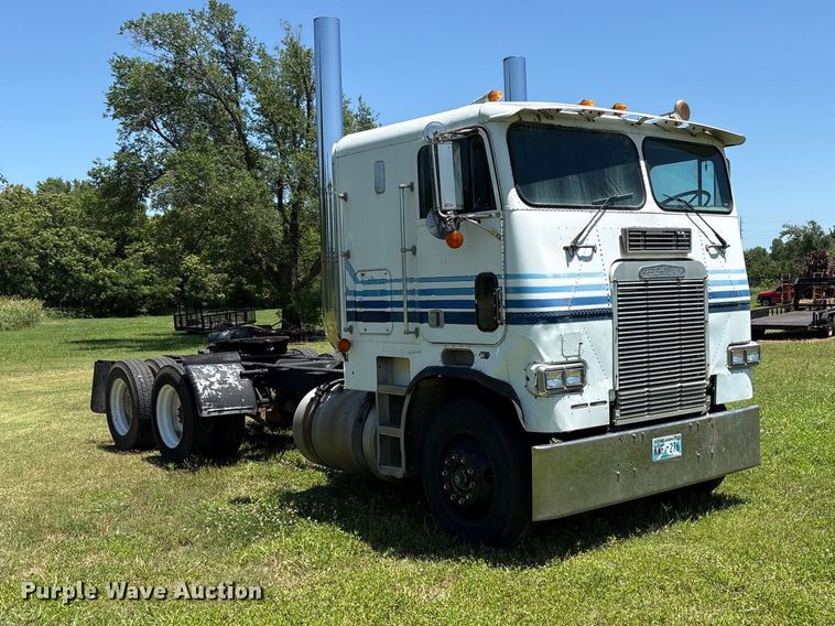 image for item EW0029 1987 Freightliner FLT semi truck