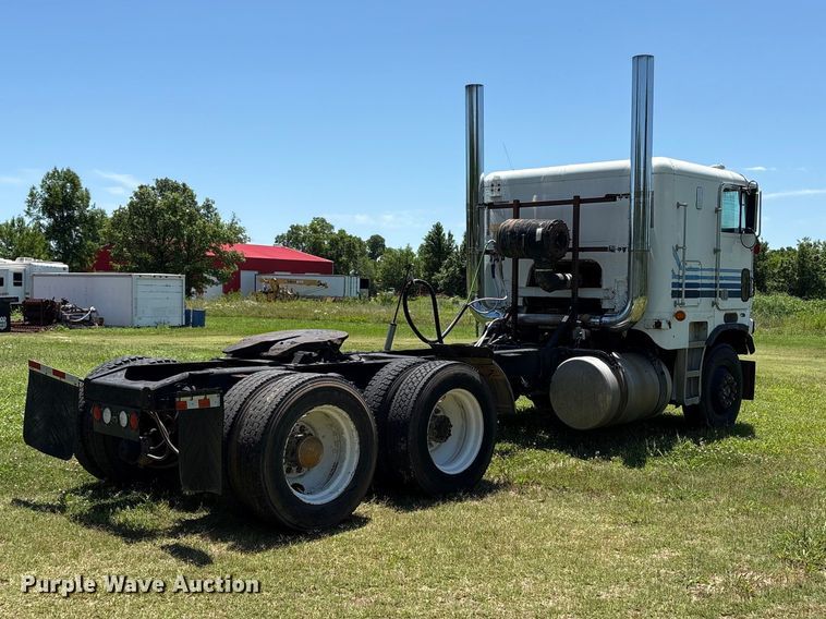 image for item EW0029 1987 Freightliner FLT semi truck