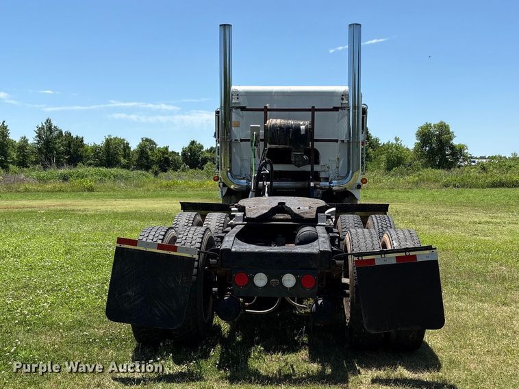 image for item EW0029 1987 Freightliner FLT semi truck