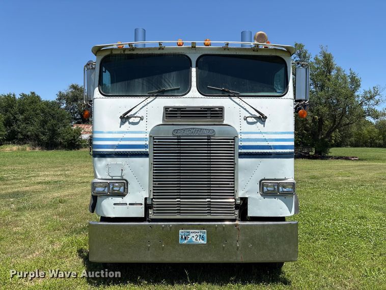 image for item EW0029 1987 Freightliner FLT semi truck
