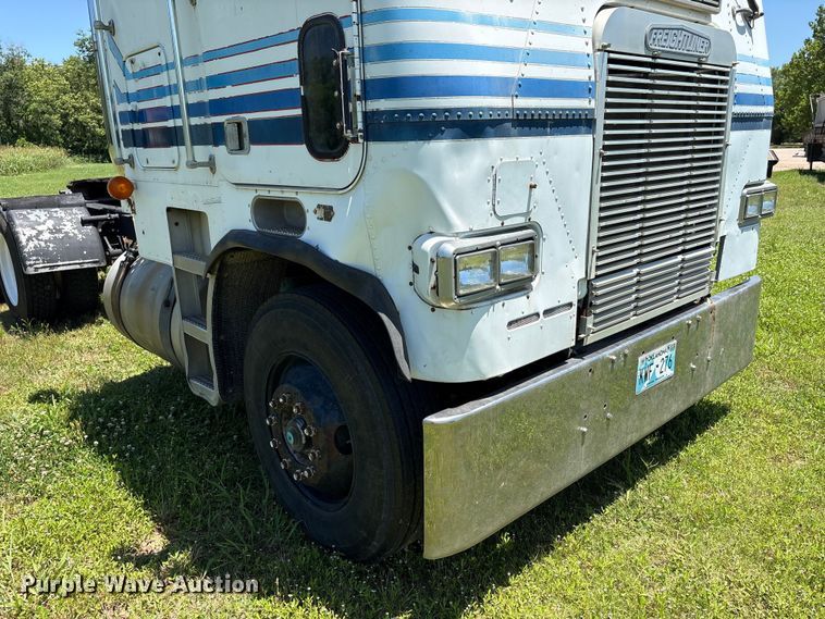 image for item EW0029 1987 Freightliner FLT semi truck