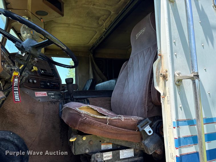 image for item EW0029 1987 Freightliner FLT semi truck