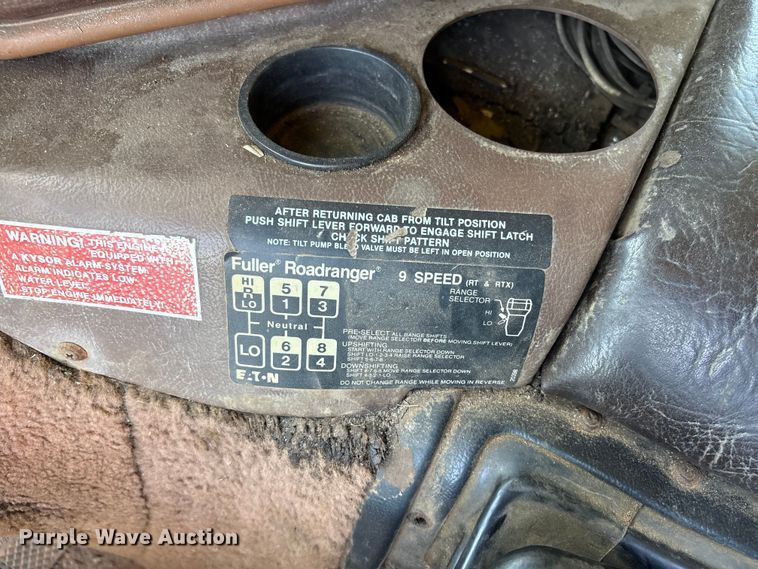 image for item EW0029 1987 Freightliner FLT semi truck