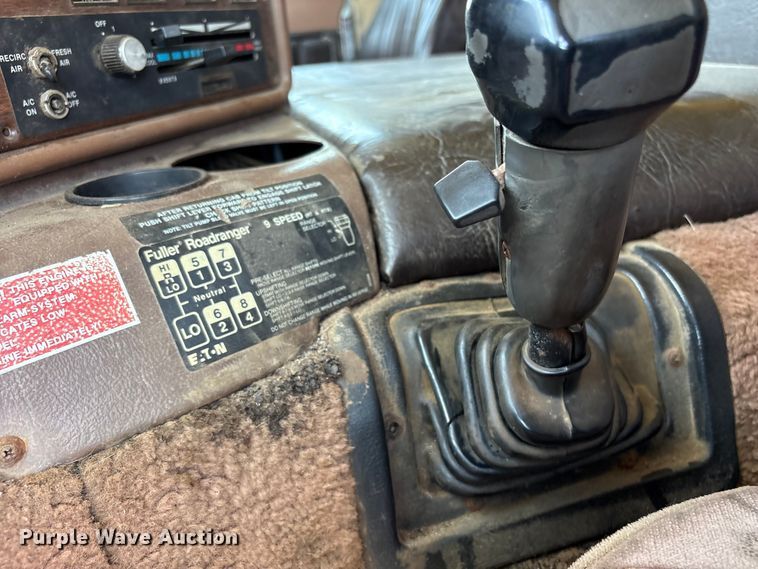image for item EW0029 1987 Freightliner FLT semi truck