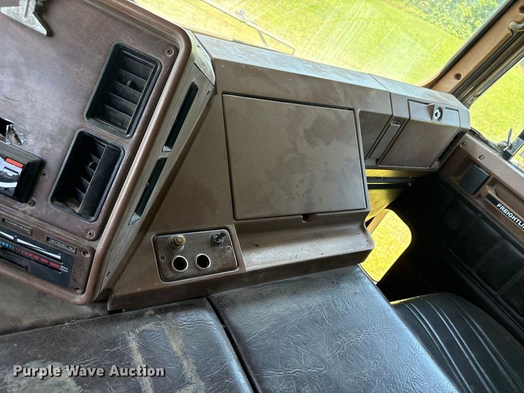 image for item EW0029 1987 Freightliner FLT semi truck