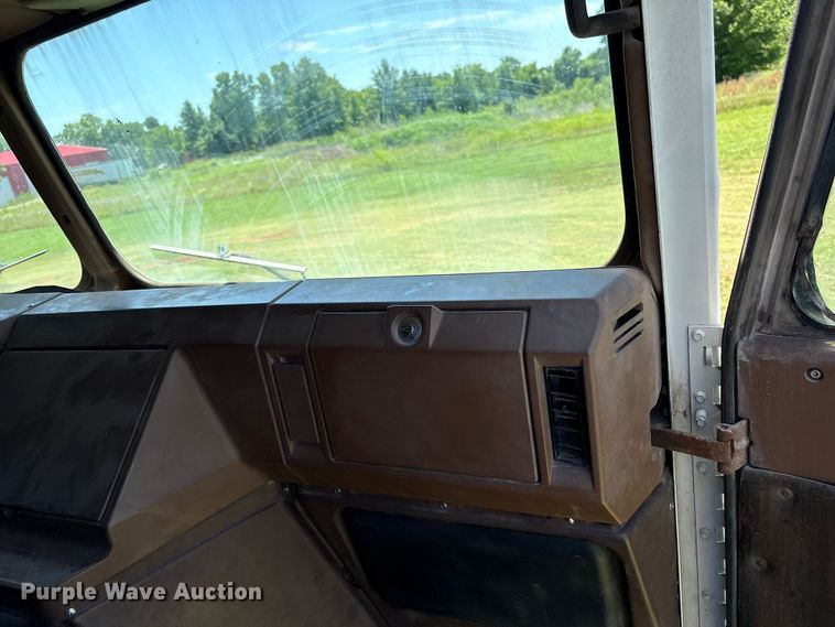 image for item EW0029 1987 Freightliner FLT semi truck