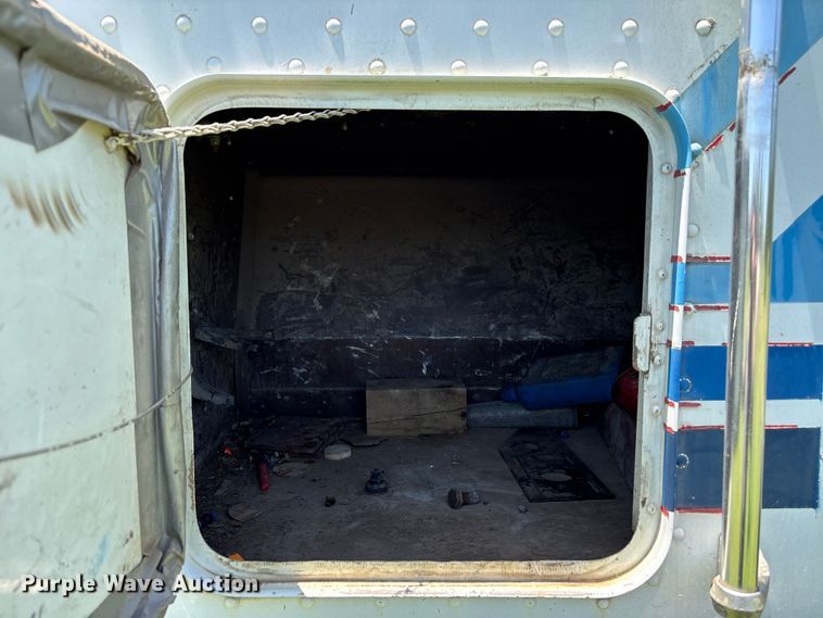 image for item EW0029 1987 Freightliner FLT semi truck