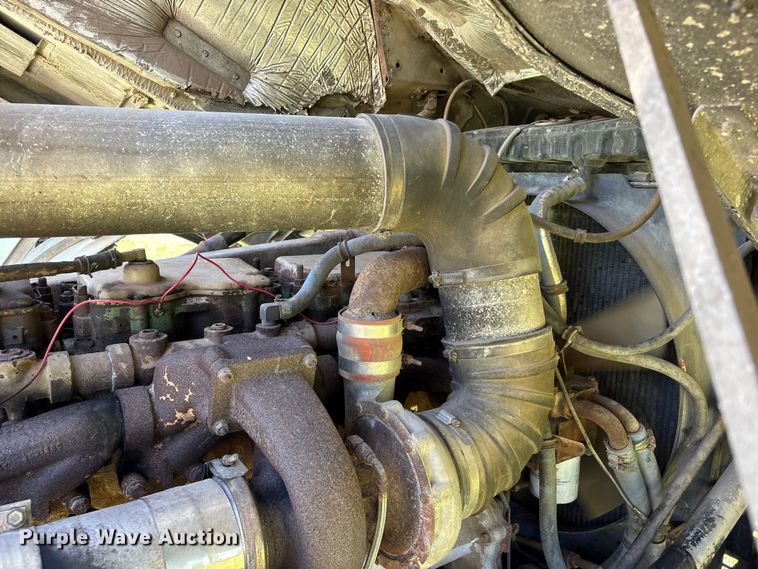 image for item EW0029 1987 Freightliner FLT semi truck