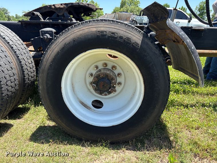 image for item EW0029 1987 Freightliner FLT semi truck