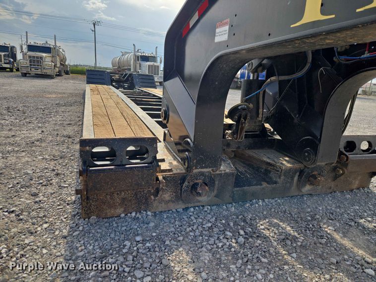 image for item EW0210 2023 Kaufman FRDT50-22-26-A-54-00 lowboy equipment trailer