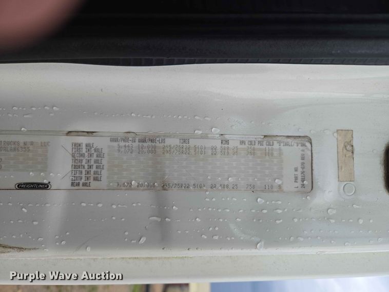 image for item EW0254 2010 Freightliner Cascadia 113 semi truck