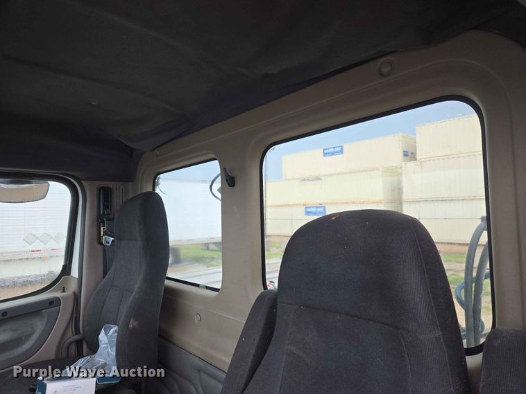 image for item EW0254 2010 Freightliner Cascadia 113 semi truck