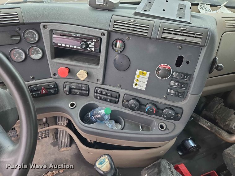 image for item EW0254 2010 Freightliner Cascadia 113 semi truck