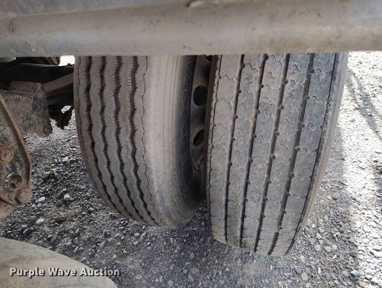 image for item EW1015 1999 Beall tank trailer