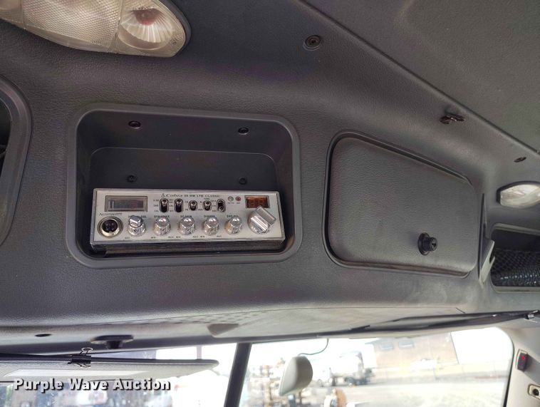 image for item EW1016 2015 Freightliner Cascadia semi truck
