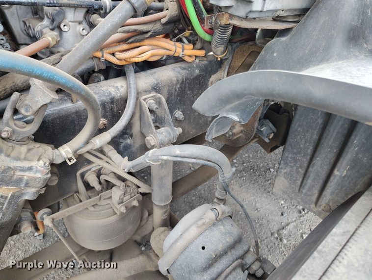 image for item EW1016 2015 Freightliner Cascadia semi truck