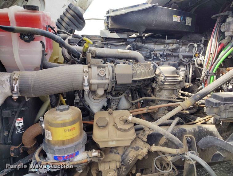 image for item EW1017 2014 Freightliner Cascadia semi truck