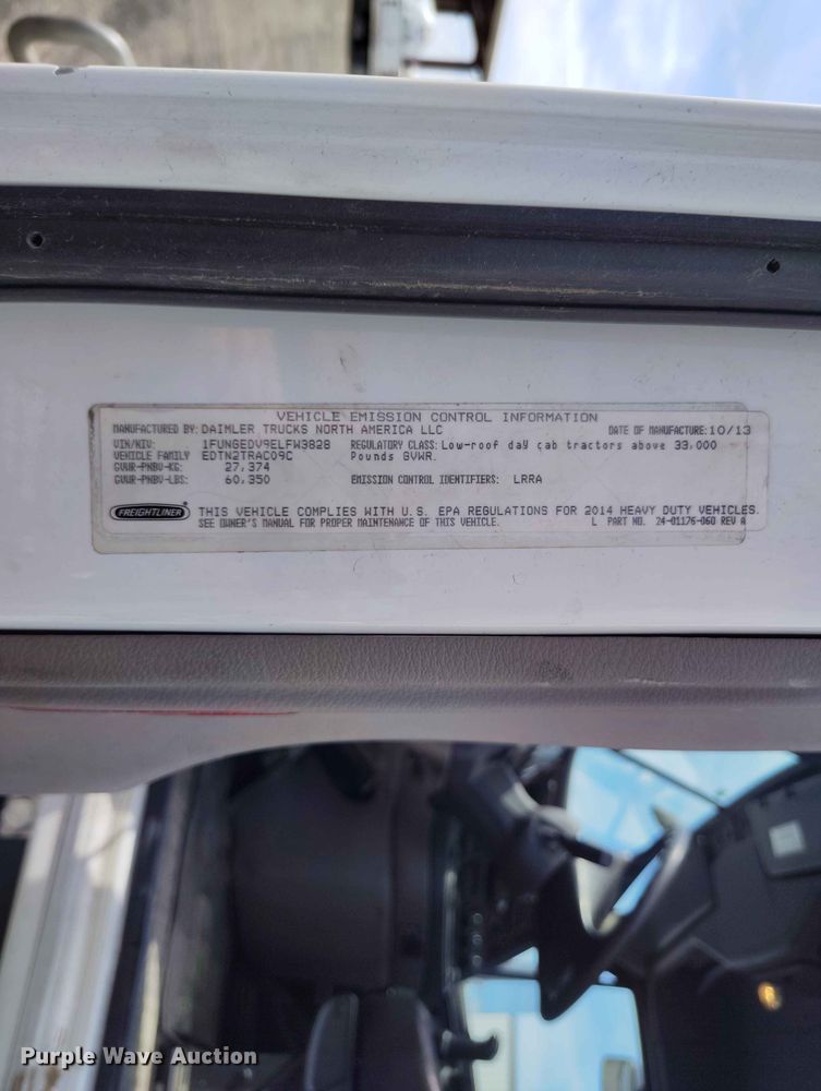 image for item EW1017 2014 Freightliner Cascadia semi truck