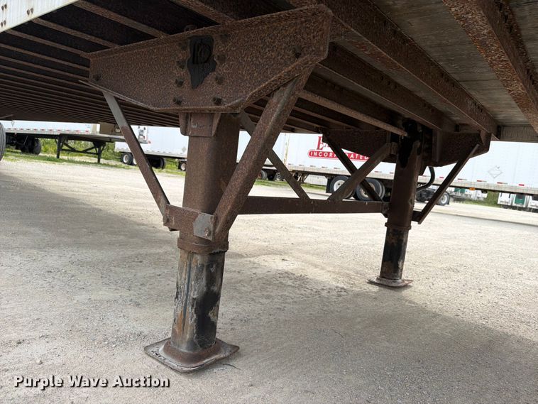 image for item EW2039 2002 Wabash National Corporation dry van trailer