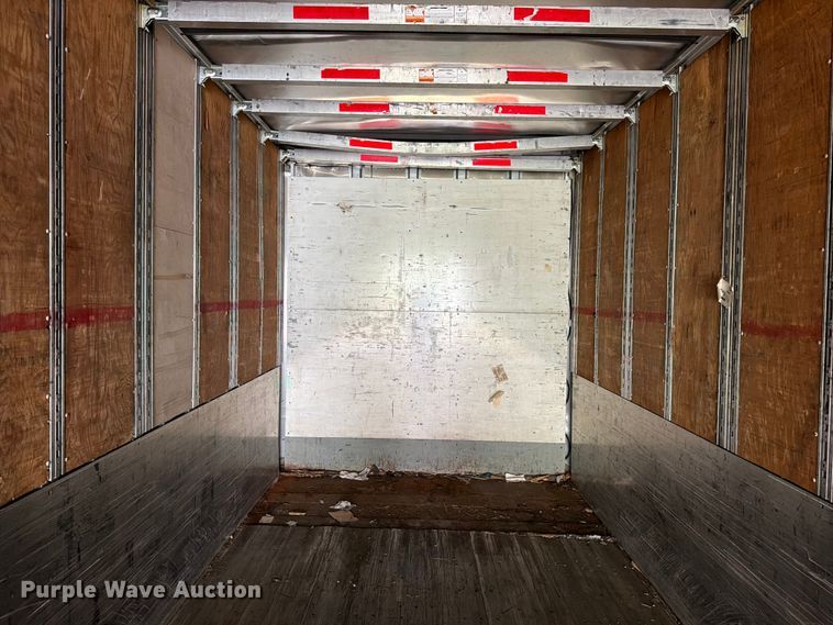 image for item EW2039 2002 Wabash National Corporation dry van trailer
