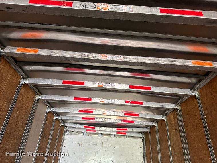 image for item EW2039 2002 Wabash National Corporation dry van trailer