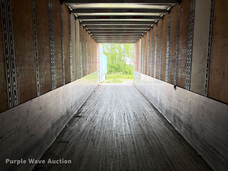 image for item EW2039 2002 Wabash National Corporation dry van trailer