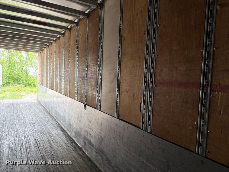 image for item EW2039 2002 Wabash National Corporation dry van trailer