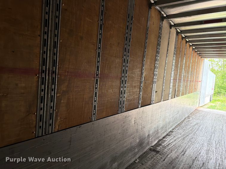 image for item EW2039 2002 Wabash National Corporation dry van trailer