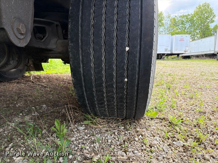 image for item EW2049 2016 Vanguard National Trailer Corp. Maxcube dry van trailer