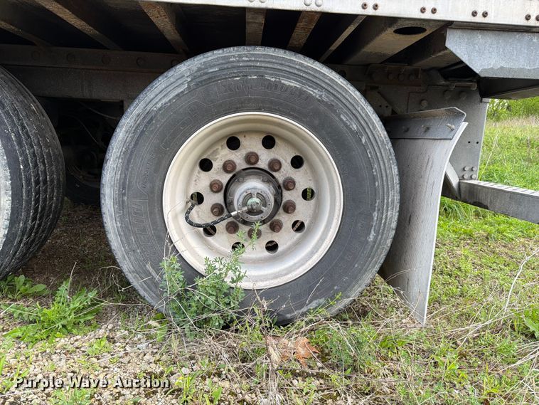 image for item EW2049 2016 Vanguard National Trailer Corp. Maxcube dry van trailer