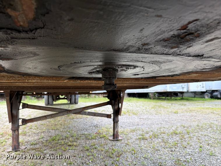 image for item EW2052 2002 Utility Trailer Mfg. Co. VS2DC dry van trailer