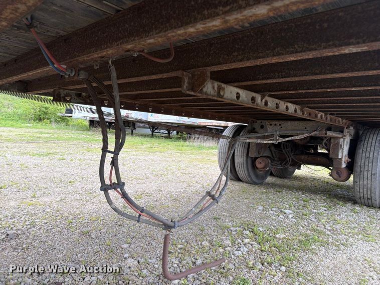 image for item EW2052 2002 Utility Trailer Mfg. Co. VS2DC dry van trailer
