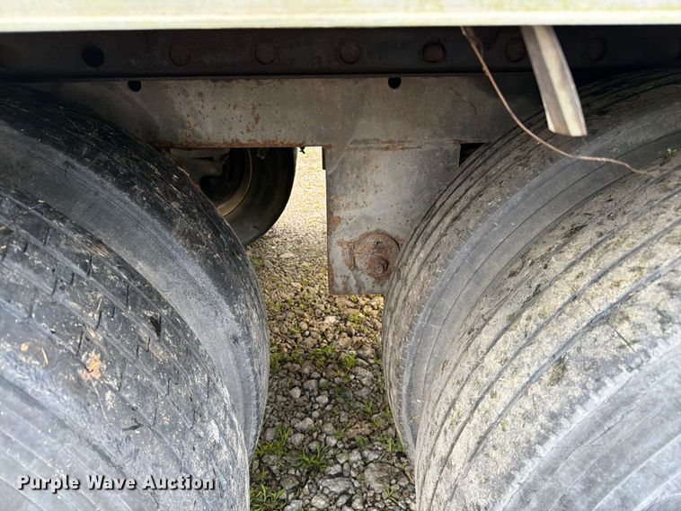 image for item EW2052 2002 Utility Trailer Mfg. Co. VS2DC dry van trailer