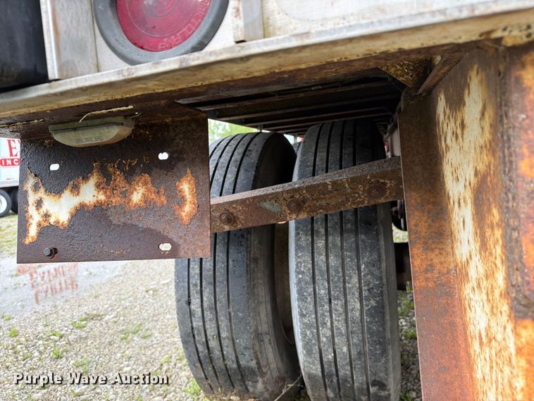 image for item EW2052 2002 Utility Trailer Mfg. Co. VS2DC dry van trailer