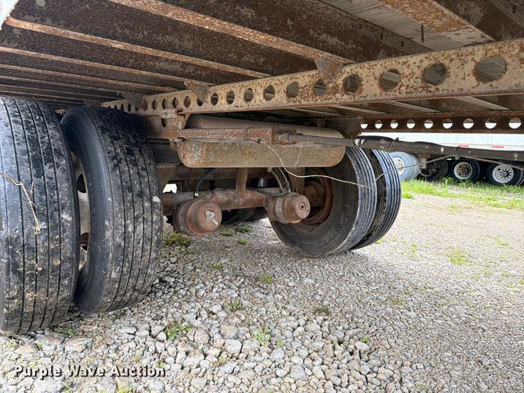 image for item EW2054 2005 Vanguard National Trailer Corp. dry van trailer