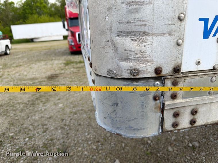 image for item EW2054 2005 Vanguard National Trailer Corp. dry van trailer