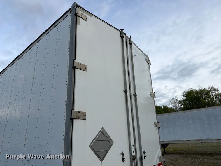 image for item EW2054 2005 Vanguard National Trailer Corp. dry van trailer