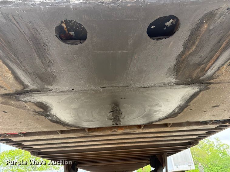 image for item EW2057 2004 Strick Corp. dry van trailer