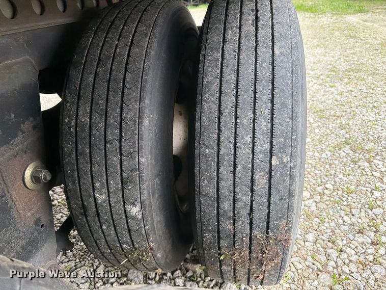 image for item EW2057 2004 Strick Corp. dry van trailer