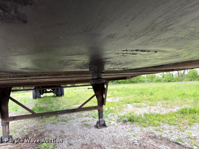 image for item EW2058 2004 Utility Trailer Mfg. Co. VS2DC dry van trailer