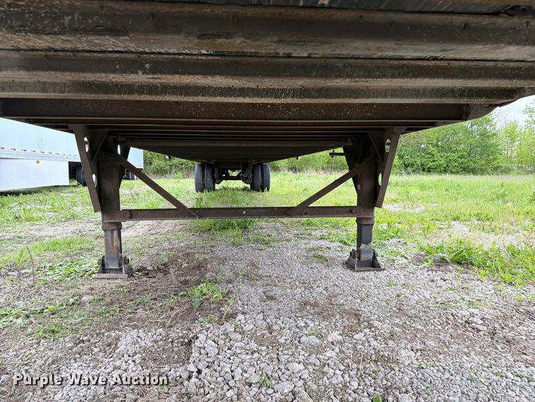 image for item EW2058 2004 Utility Trailer Mfg. Co. VS2DC dry van trailer