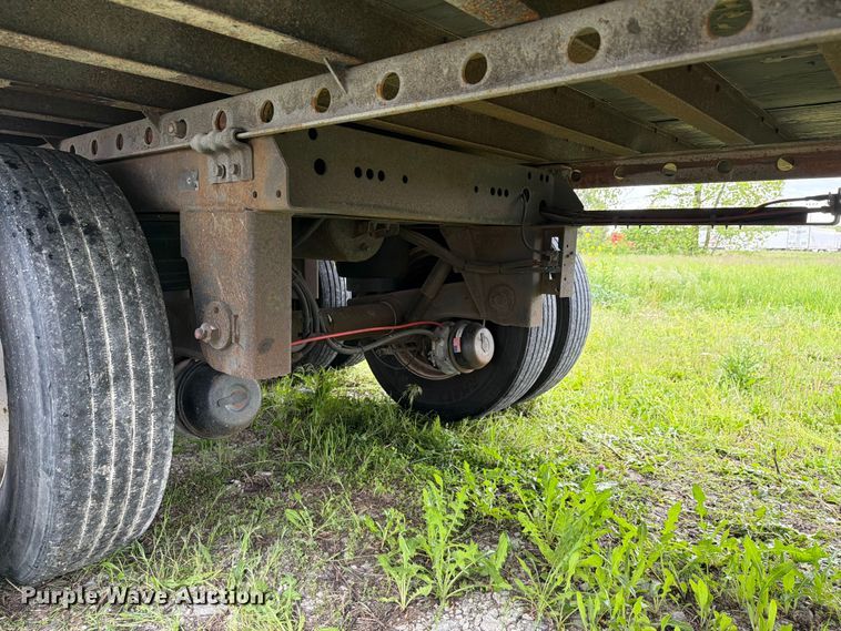 image for item EW2058 2004 Utility Trailer Mfg. Co. VS2DC dry van trailer