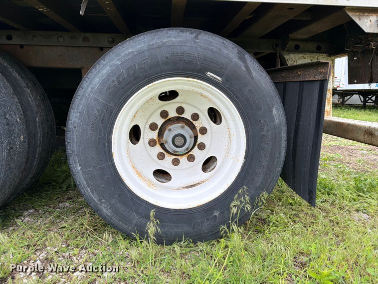 image for item EW2058 2004 Utility Trailer Mfg. Co. VS2DC dry van trailer