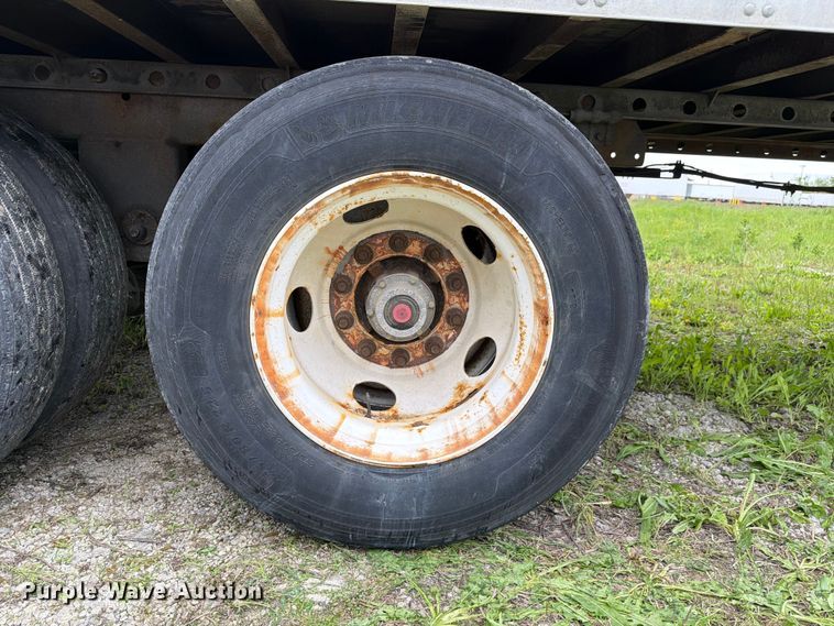 image for item EW2058 2004 Utility Trailer Mfg. Co. VS2DC dry van trailer